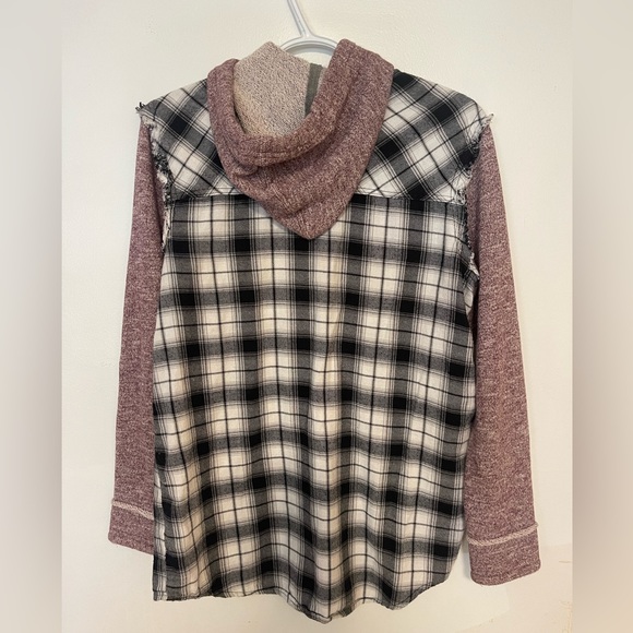 Flannel hooded button up from BoatHouse - Picture 2 of 2